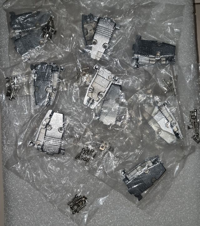 KIT de 8 carcasas metalicas para conectores VGA