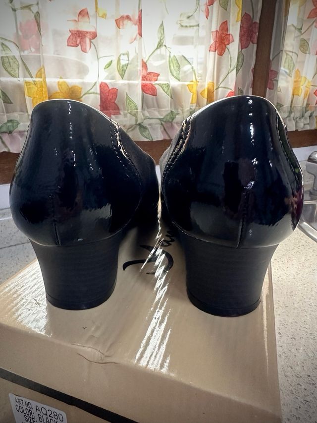 ZAPATOS nuevos Nº 38