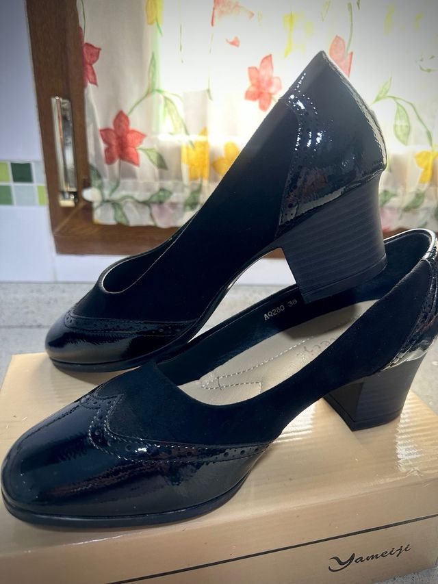 ZAPATOS nuevos Nº 38