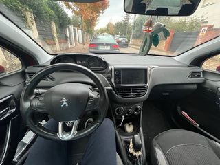 Peugeot 208 2016