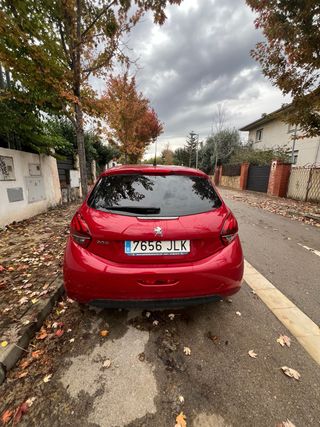 Peugeot 208 2016