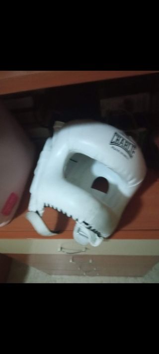 Casco boxeo blanco PRECIO NO NEGOCIABLE