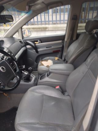 SsangYong Rodius 2006