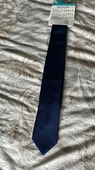 Traje Zara entero M con corbata y camisa Zara S 