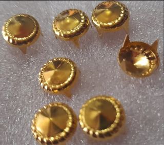 Lote 25 tachuelas - 6 modelos