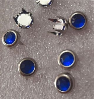 Lote 25 tachuelas - 6 modelos