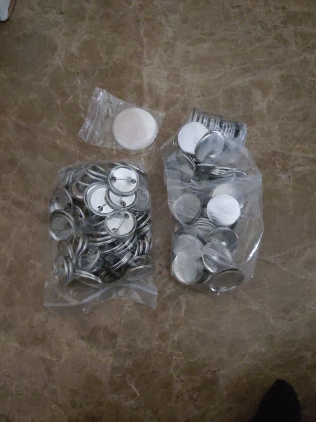 Chapas para hacer insignias