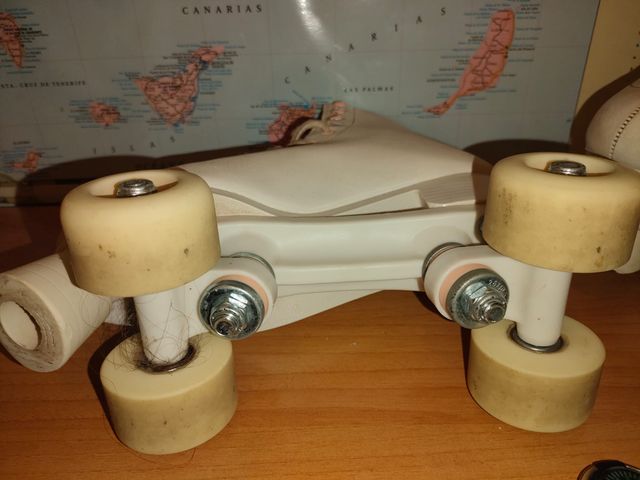 PATINES DE 4 RUEDAS MUJER