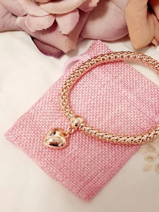 Pulsera con colgante corazón