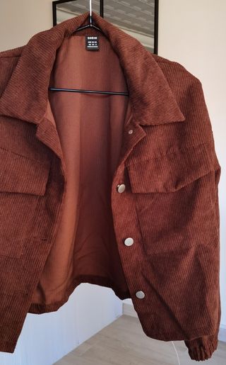 Cazadora con bolsillo