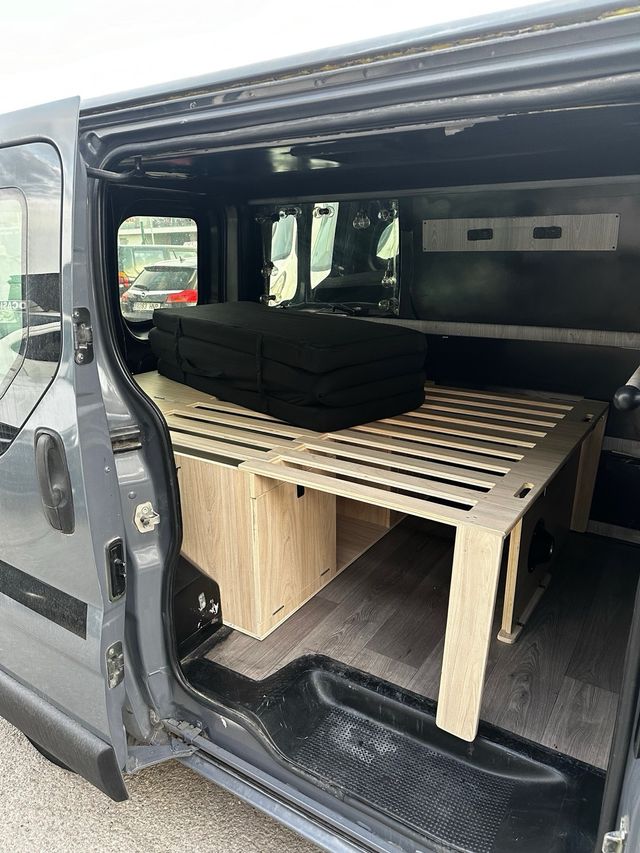 Renault Trafic camperizada