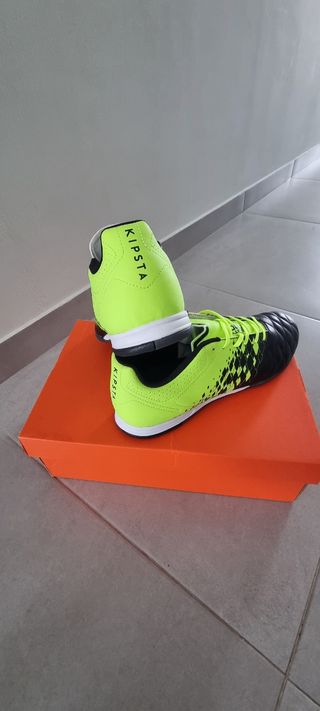 Chuteiras Kipsta futsala