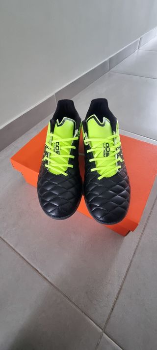 Chuteiras Kipsta futsala