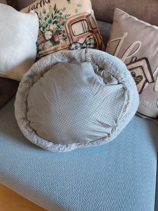 Futón/ asiento niño o gato de peluche