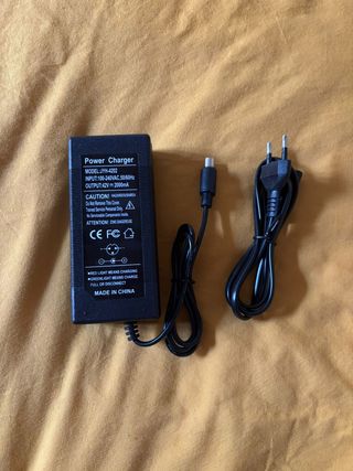 Cargador patinete eléctrico Xiaomi