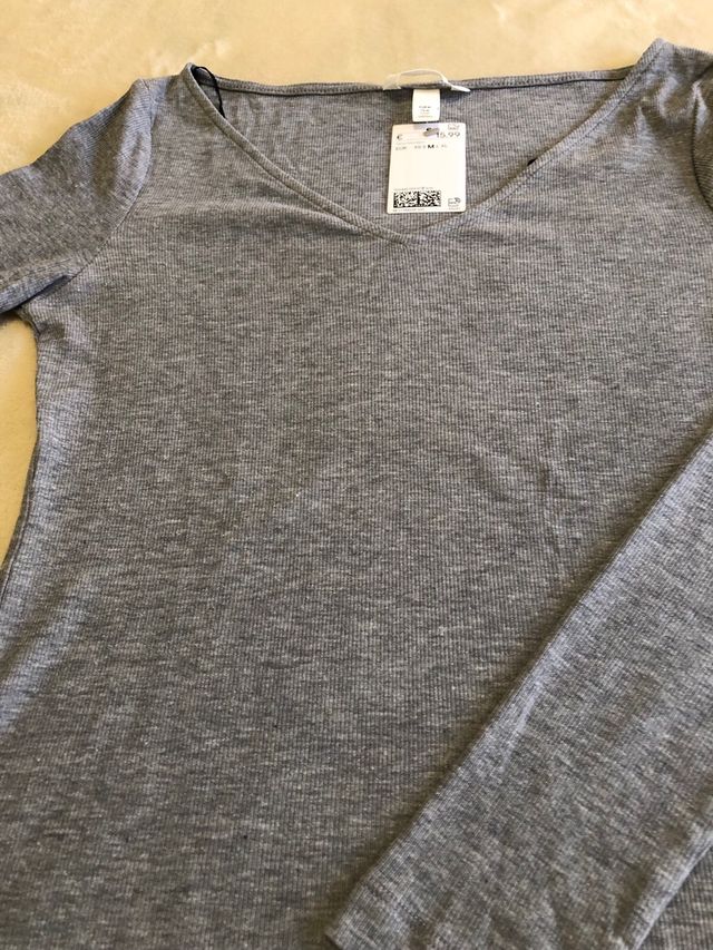Camiseta gris de punto fino de HM talla M