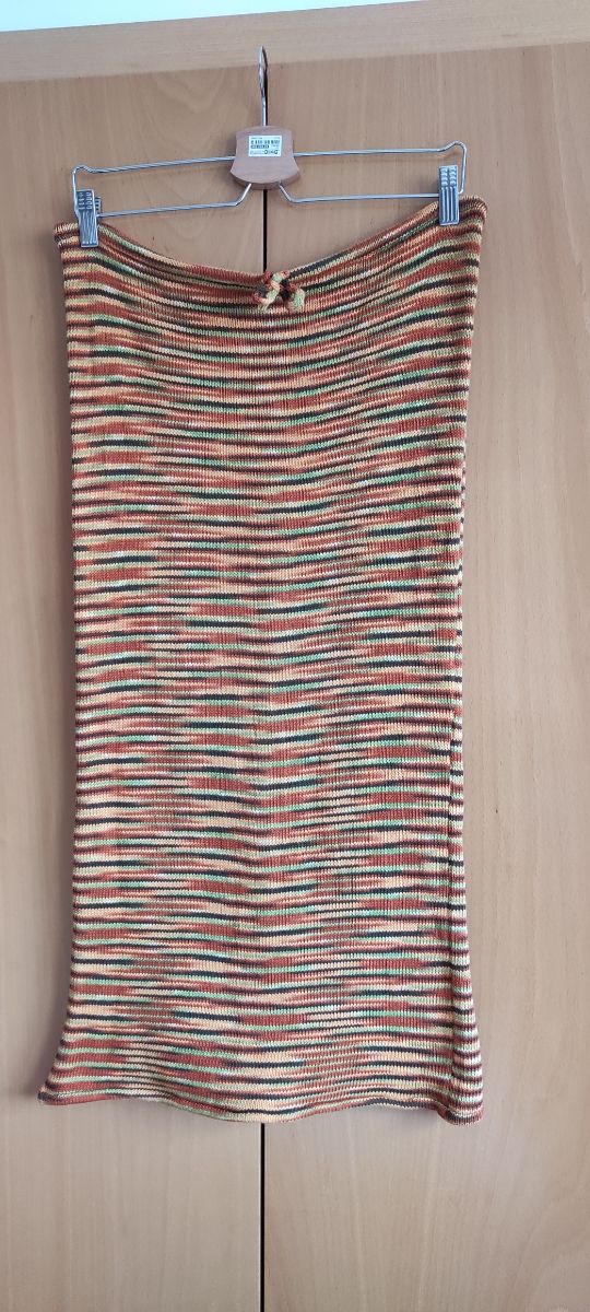 Falda de punto ajustada