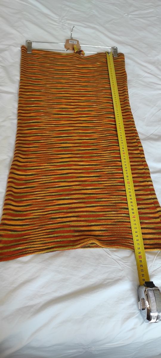 Falda de punto ajustada