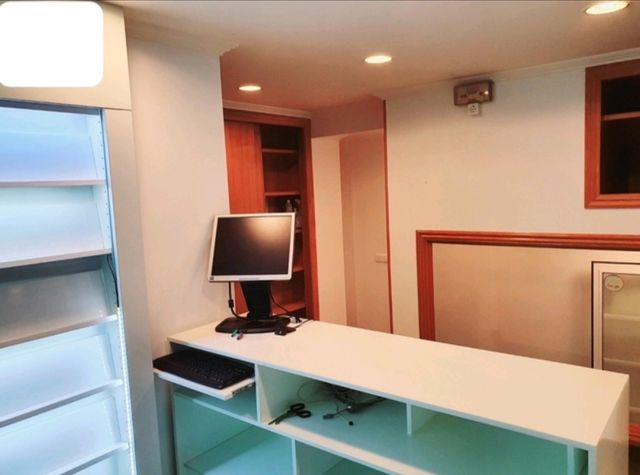 Mostrador comercio en color blanco