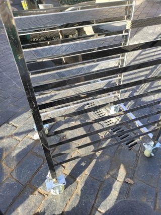 Hostelería camarera bandejas