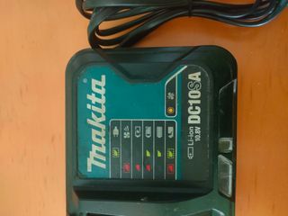 Cargador Rápido Makita para Batería