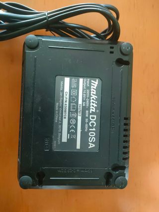 Cargador Rápido Makita para Batería
