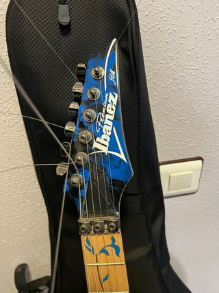Ibanez jem 77bfp con funda steve vai
