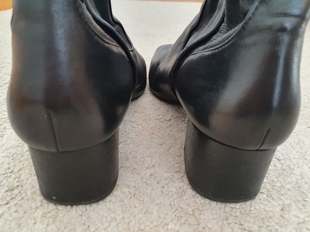 Botín piel negro Talla 39 tacón elástico M dutti
