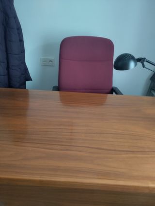 URGE VENDER!!!!Mesa despacho y sillón 