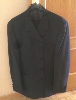 traje con chaleco 