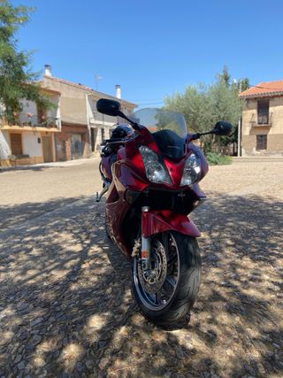 Honda Vfr 800 con ABS.