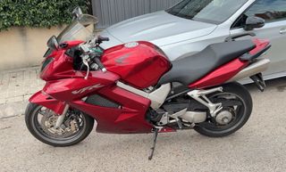 Honda Vfr 800 con ABS.
