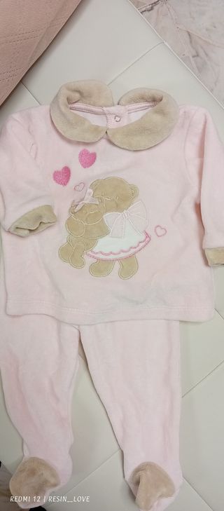 Lotto abbigliamento neonata 
