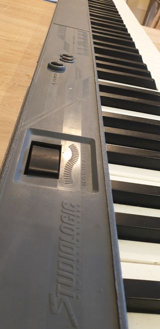 Teclado midi Studiologic TKM88