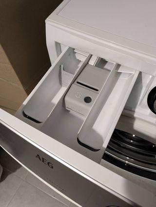 Lavadora AEG L7FEE841 - Carga Frontal 8kg Inverter