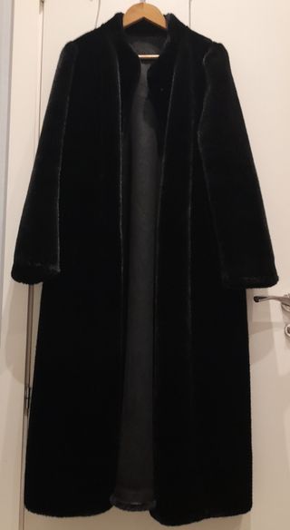 Abrigo y gorro ecopiel vison