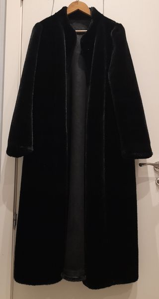 Abrigo y gorro ecopiel vison