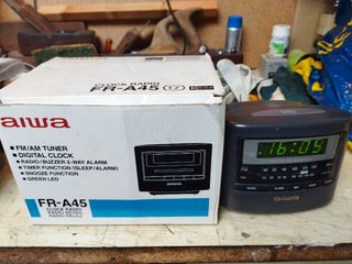 Radio reloj despertador AIWA