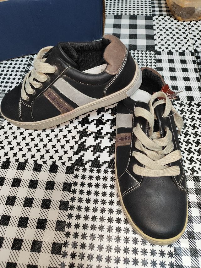 Zapatillas talla 35 nuevas con etiquetas
