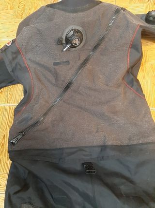 Traje seco de buceo rofos cave