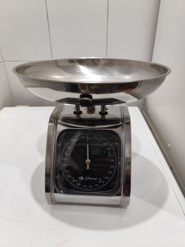 Balanza de cocina sin usar 