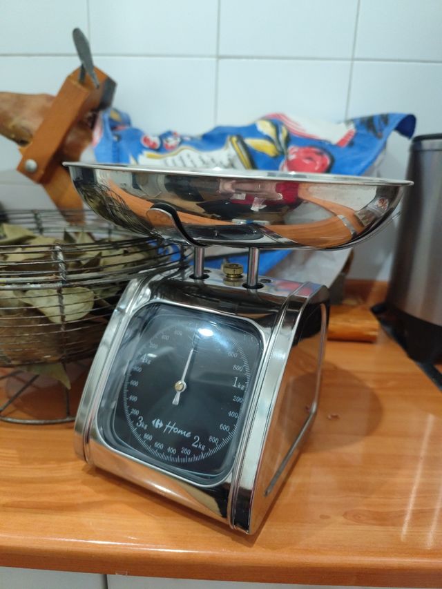 Balanza de cocina sin usar 