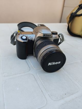 Cámara Nikon F65-F65D