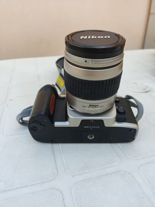 Cámara Nikon F65-F65D