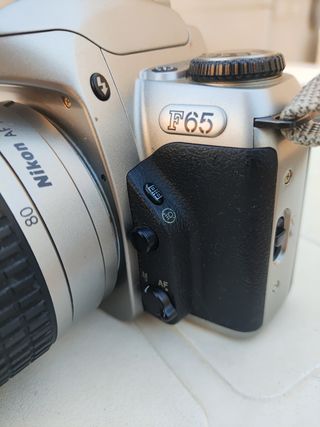 Cámara Nikon F65-F65D