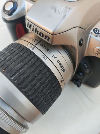 Cámara Nikon F65-F65D