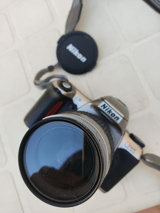 Cámara Nikon F65-F65D