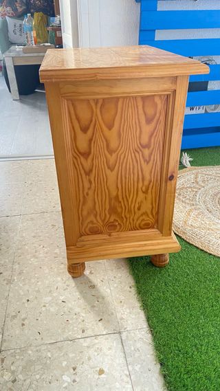 Mesa de noche auxiliar provenzal