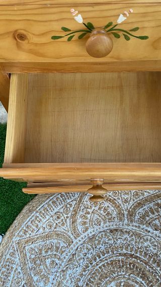 Mesa de noche auxiliar provenzal