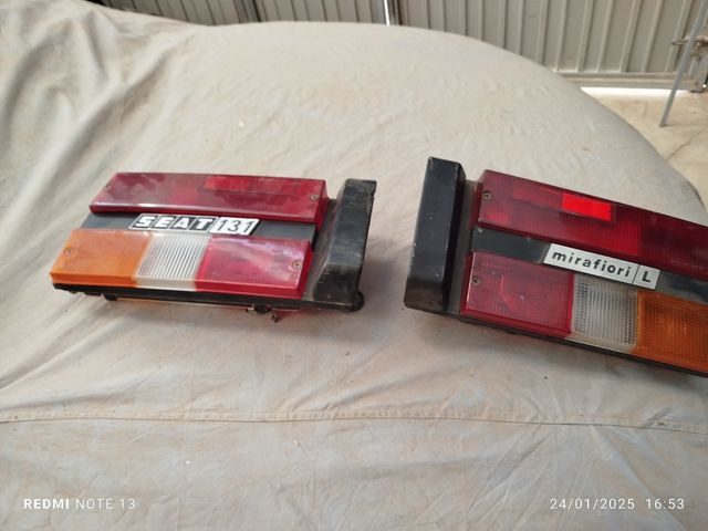 Pilotos traseros de Seat 131